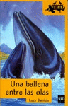 UNA BALLENA EN LAS OLAS